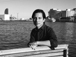 Su primer poemario fue El libro de los espejos, con el que obtuvo el segundo Premio Nacional de Poesía Premio Copé 2003. EFE / ARCHIVO