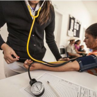 Experto alerta sobre falla cardiaca en pacientes hipertensos