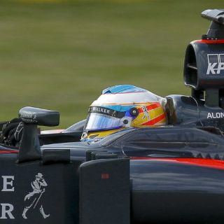 Tengo un motor de GP2, lamenta Fernando Alonso