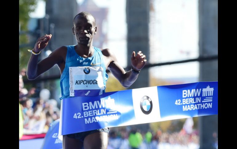 Kipchoge firma su cuarto éxito consecutivo. AFP / J. Macdougall