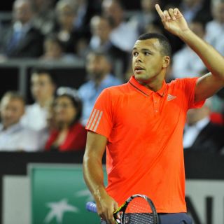 Jo-Wilfried Tsonga gana en Metz por tercera vez