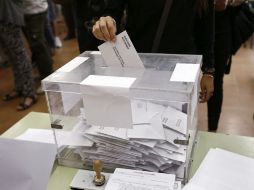 Se instalaron dos mil 697 colegios que suman ocho mil 181 mesas. EFE / J. Diges