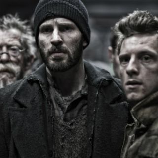 Chris Evans lidera una revolución en 'El Expreso del Miedo'