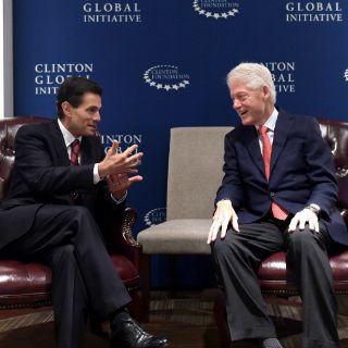 Peña Nieto dialoga con Clinton sobre cambio climático