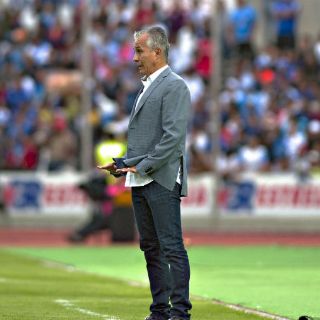 Sergio Bueno deja de ser entrenador del Cruz Azul