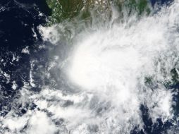 ''Marty'' se desplaza al este-sureste a seis kilómetros por hora con vientos máximos sostenidos de 95 kilómetros por hora. AFP /