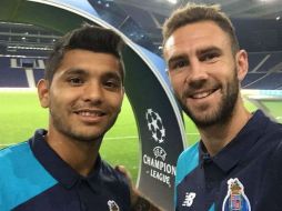 Layún (izq) habló sobre la buena adaptación que él y Jesús Corona (der) han tenido en el club. FACEBOOK / Miguel Layún