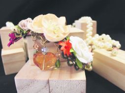 Alejandra Aceves mezcla perlas, chapa, cristal y naturaleza muerta. EL INFORMADOR / K. Gómez