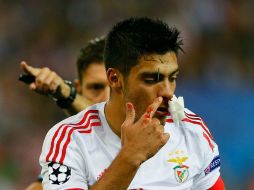 Jiménez recibió un golpe accidental del arquero en la segunda mitad del partido correspondiente a la Champions League. EFE / J. Martín