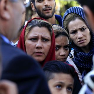 Prevén la llegada de 700 mil refugiados a la Unión Europea