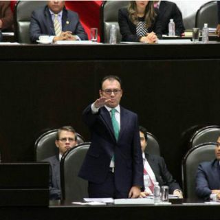 Videgaray exhorta a diputados a no aumentar impuestos