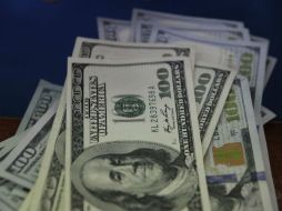 El dólar desciende seis centavos en comparación a la sesión cambiaria previa. EL INFORMADOR / ARCHIVO