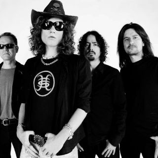 Héroes del Silencio reedita 'Senderos de traición'