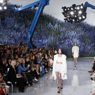 Sencilla, ligera y sensual; la mujer del verano Dior 2016
