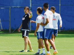 Las Chivas intentarán seguir su paso triunfador este mediodía en Ciudad Universitaria. MEXSPORT /