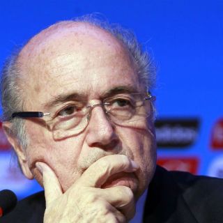 Hija de Joseph Blatter lo defiende de 'envidia y odio'