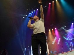 El ex Sin Bandera se presentó elegante y sonriente en todo momento. TWITTER / @TMetropolitanMx