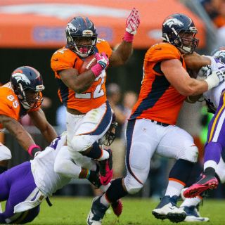 Broncos gana a Vikingos