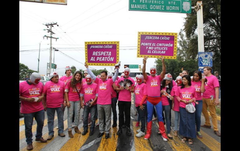 Este día se inauguró el programa en una de las esquinas de Parres Arias y Periférico, en Zapopan. EL INFORMADOR / P. Franco