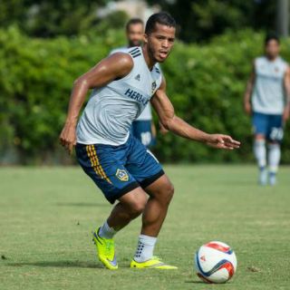 Giovani dos Santos no jugará ante EU