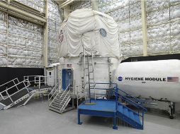La NASA usa una cápsula del tamaño de un departamento de dos dormitorios en el Centro Espacial Johnson en Houston. AP / B. Stafford