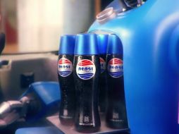 La Pepsi Perfect tiene un diseño fiel de lo que se puede observar en 'Volver al futuro II'. TWITTER / @pepsi