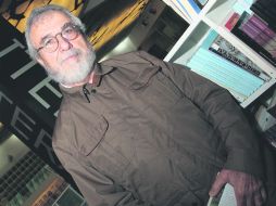 El premio es entregado tras la evaluación de un jurado conformado por anteriores ganadores; en la foto, Antonio Deltoro. NTX /