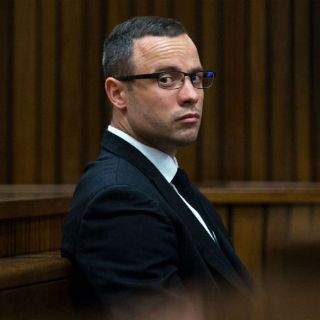 Justicia ordena a Pistorius someterse a psicoterapia