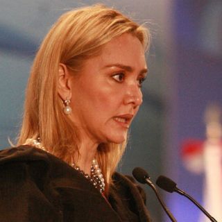 Giran orden de aprehensión contra Angélica Fuentes