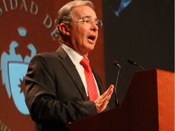 Uribe asegura ser víctima de una persecución política de la justicia y del presidente Juan Manuel Santos. NTX / ARCHIVO