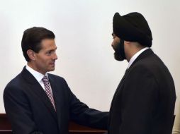 El Mandatario y el presidente ejecuivo de MasterCard, Ajay Banga, analizan el entorno económico global este martes. TWITTER / @PresidenciaMX