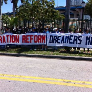 EU registra mínimo de deportaciones en casi una década