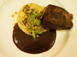 El menú ofrece platillos como tamal de frijol, cochinita pibil y mole, entre otros platillos tradicionales. NTX / ARCHIVO