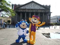 El famoso 'Don Gato' y su fiel amigo 'Benito Bodoque' se divirtieron al conocer el Centro de Guadalajara. EL INFORMADOR / R. Tamayo