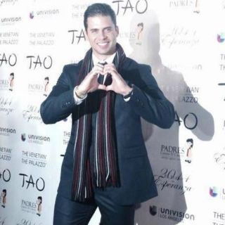 Pedro Moreno gana experiencia en teatro y cine