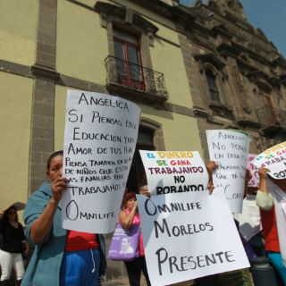 Empresarios de Omnilife se manifiestan en apoyo a Vergara