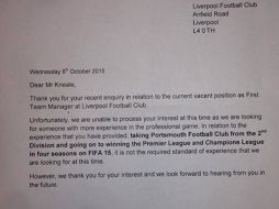 El texto de la carta es muy claro que la falta de experiencia no dejo llegar a este entrenador virtual al banquillo de los Reds. ESPECIAL /