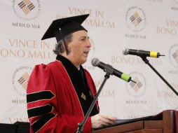 El secretario participó en la ceremonia de entrega de títulos de licenciatura y posgrado en la Universidad Anáhuac del Sur. TWITTER / @JoseAMeadeK