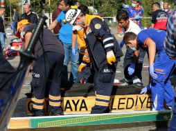 Dos explosiones simultáneas ocurrieron la mañana de este sábado, frente a la principal estación del tren en Ankara. AP / B. Ozbilici