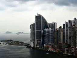 Construido con la forma de una vela de barco abierta por el viento, el edificio es reconocido como uno de los más bellos de Panamá. AFP / ARCHIVO