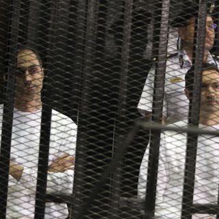Justicia egipcia ordena liberación de los hijos de Mubarak
