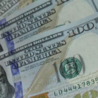 Dólar inicia semana en 16.76 pesos en bancos del DF