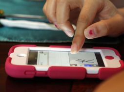 Por primera vez en la historia, se tuvieron más búsquedas en los dispositivos móviles que desde computadoras de escritorio. AP / ARCHIVO