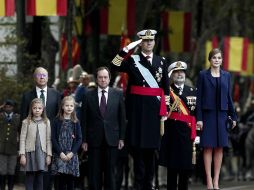 Miles de personas se alinearon para ver al monarca acompañado de la reina Letizia y sus hijas Leonor y Sofía. NTX / J. Rojas