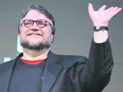 En cada visita que ha hecho a México, Guillermo del Toro busca convivir con cinéfilos y fanáticos de su cine. AP /