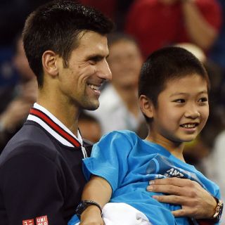 Nadal y Djokovic avanzan en Shanghai