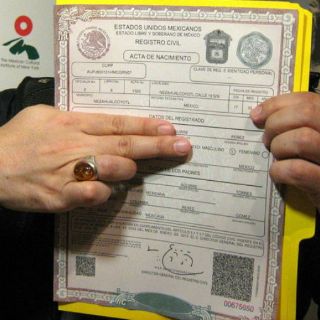 El DF emitirá actas de nacimiento con reasignación de género