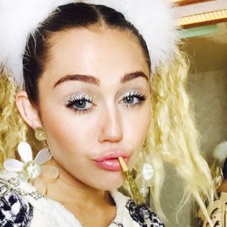 Miley Cyrus y The Flaming Lips darán concierto desnudos