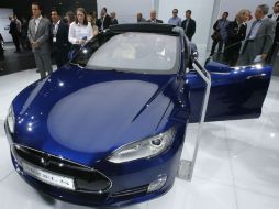 El sistema será incorporado en algunos sedanes Modelo S y camionetas todoterreno Modelo X a través de una actualización de software. AP / M. Probst