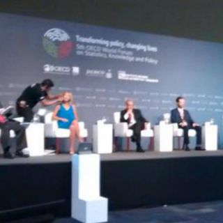 Especialistas cuestionan sistema educativo actual